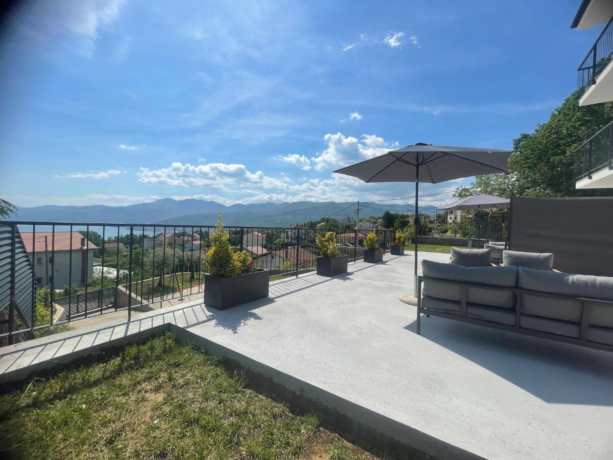 Apartments Alba Chiara Кастав Экстерьер фото