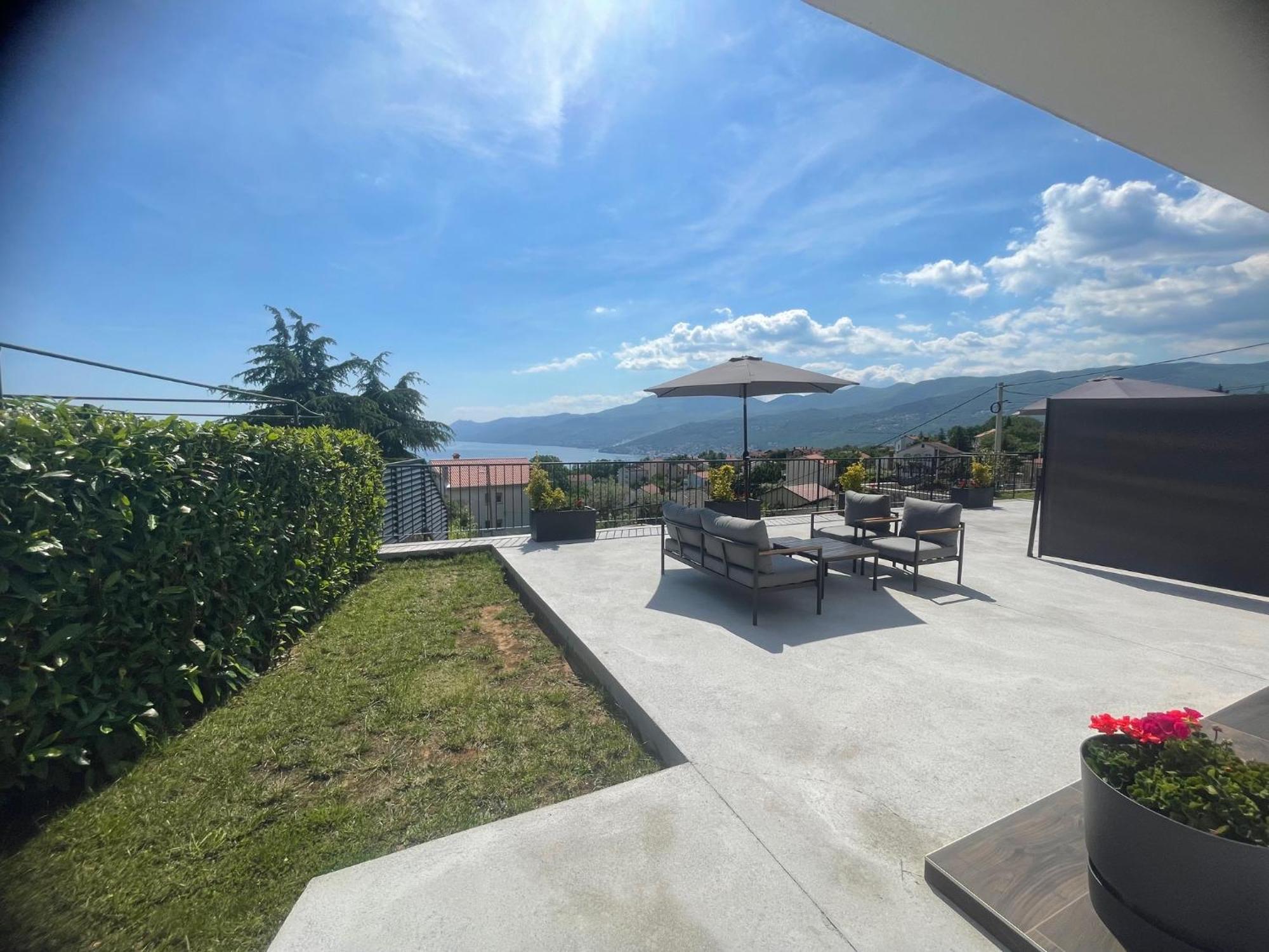 Apartments Alba Chiara Кастав Экстерьер фото